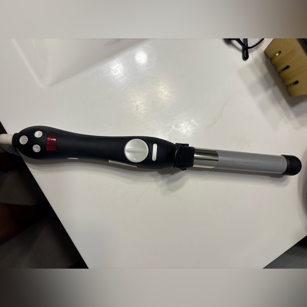 Beachwaver S1 Black and Silver Curling Iron